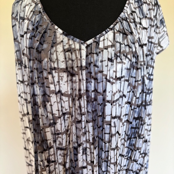 Calvin Klein Gray, Black & Blue Cap Sleeve Top - Picture 2 of 8